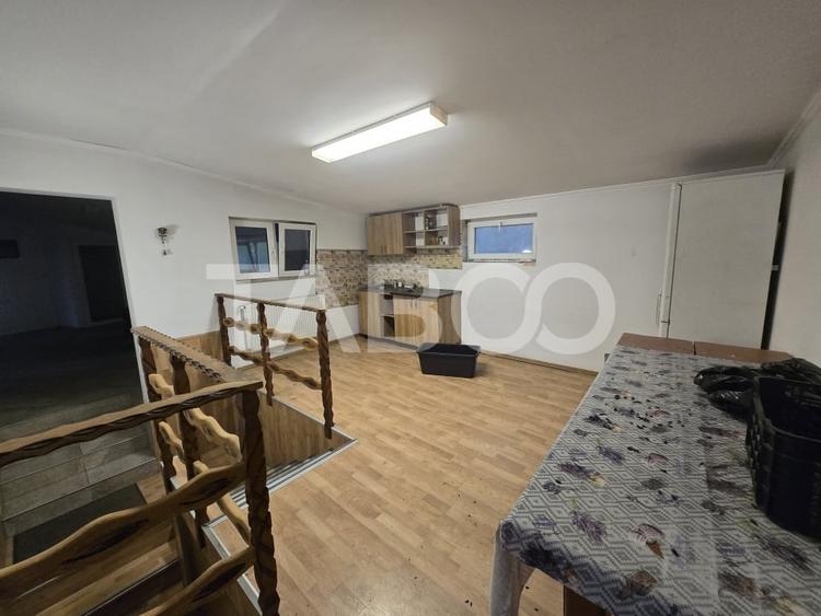 Apartament cu 4 camere decomandat, mobilat în Slimnic