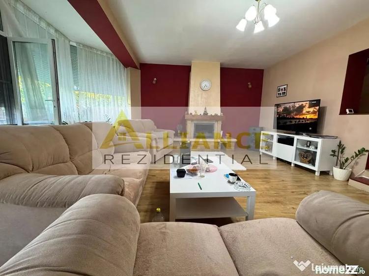 Casă cu 7 camere cu Teren 1086 Mp în Frumușani