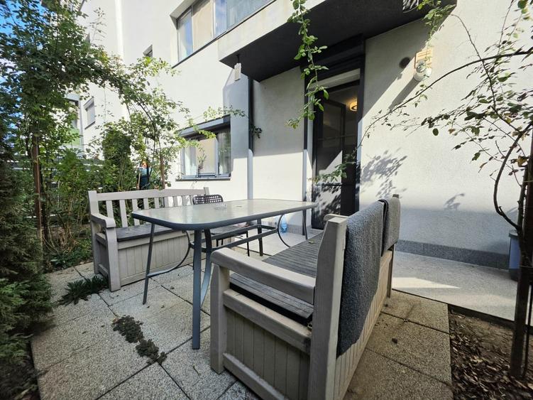 Apartament cu 2 camere semidecomandat în 1 Decembrie