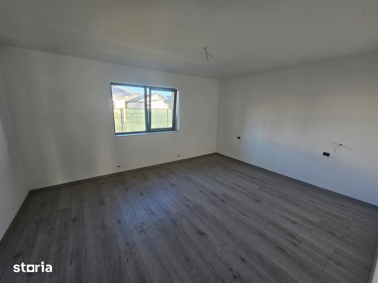 Casă cu 3 camere cu Teren 379 Mp în Central