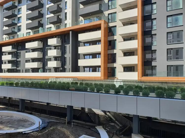 Apartament cu 3 camere decomandat în Titan