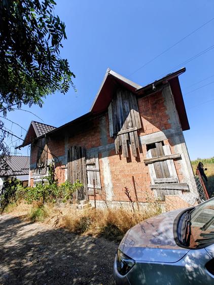Casă individuală cu 4 camere cu Teren 500 Mp în Breazu