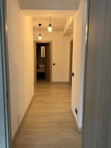Apartament cu 3 camere decomandat, mobilat în Vitan