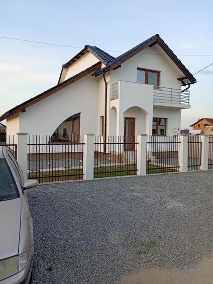 Casă cu 4 camere în Central