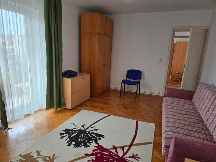 Apartament cu 2 camere decomandat în Zorilor