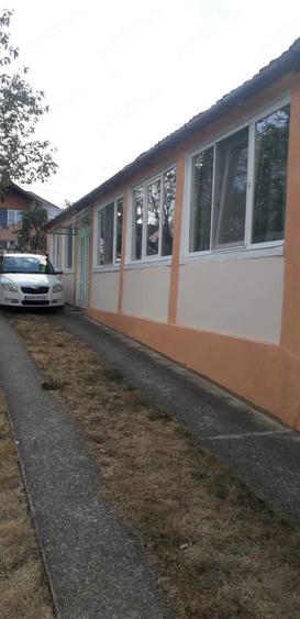 Casă cu 2 camere cu Teren 1000 Mp în Zăbrani