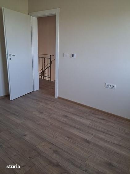 Proprietar vand jumatate de Duplex - 2