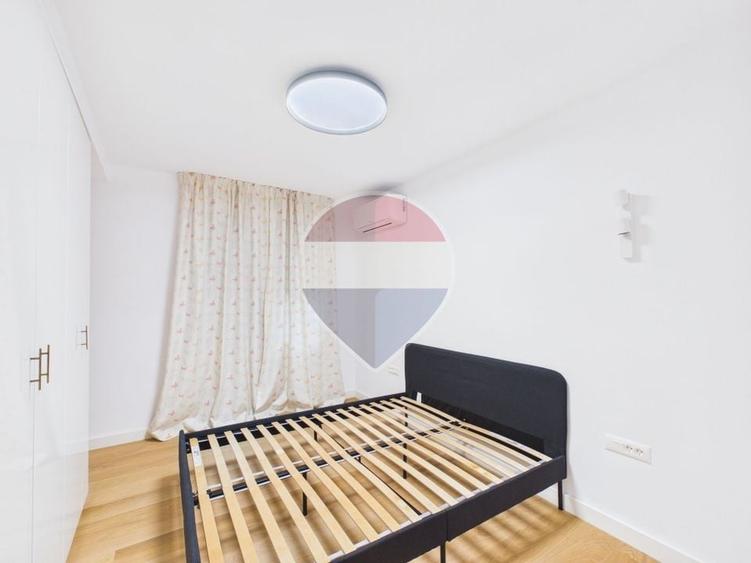 Apartament cu 4 camere decomandat, mobilat în Casin