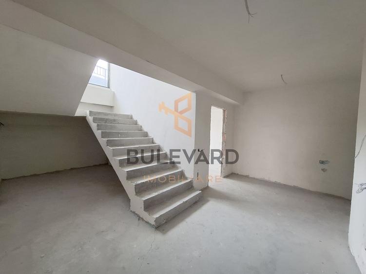 Apartament cu 5 camere semidecomandat în Mănăștur