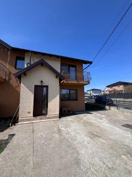 Casă cu 3 camere cu Garaj în Valea Adâncă