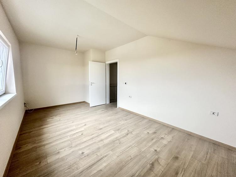 Duplex cu 4 camere cu Teren 320 Mp în Moșnița Nouă
