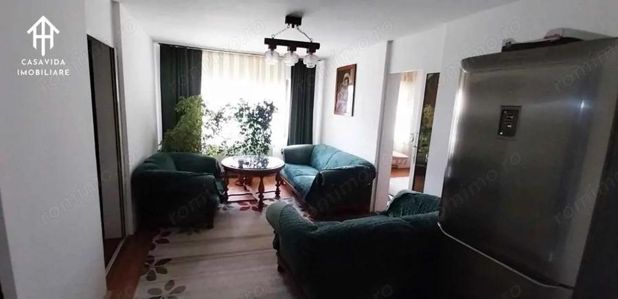 Apartament cu 4 camere decomandat în Central
