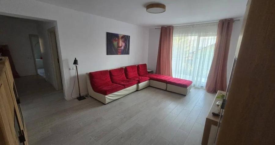 Apartament cu 3 camere decomandat, mobilat în Central