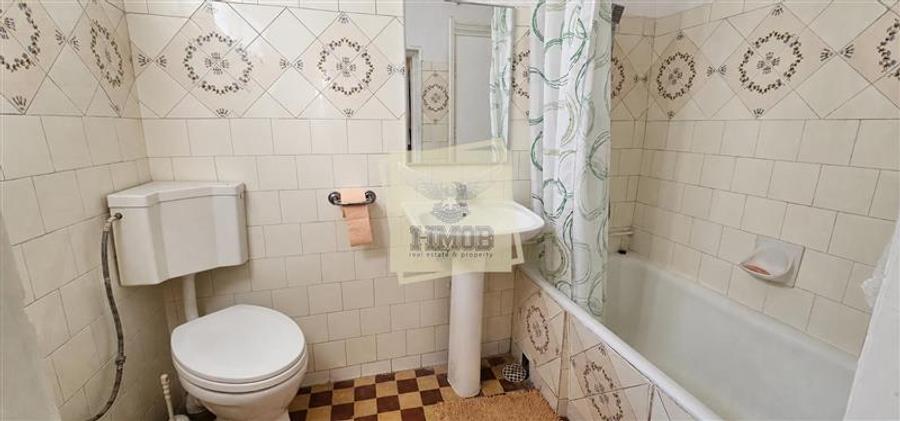Casă individuală cu 3 camere cu Canalizare în Central