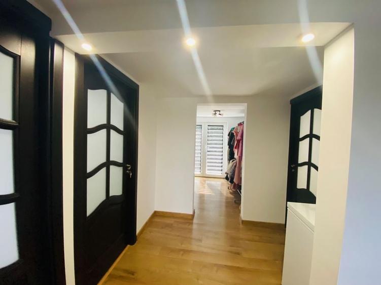 Casă cu 4 camere în Udeni-Zăvoi