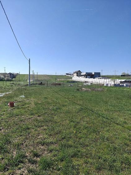 Teren de 337 mp, în Pielești