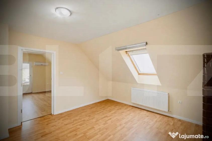 Casă cu 5 camere cu Teren 890 Mp în Miniș