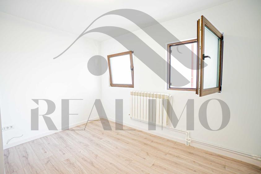 Duplex exclusivist in Piata Ovidiu | Vedere catre Portul Turistic Tomis | Complet renovat in 2025 - 5