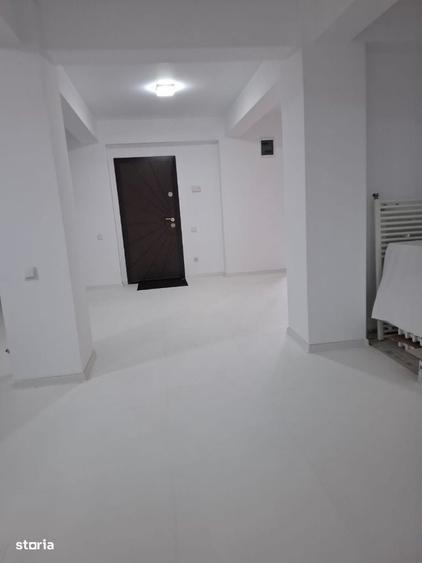 Apartament cu 4 camere decomandat în Mangalia