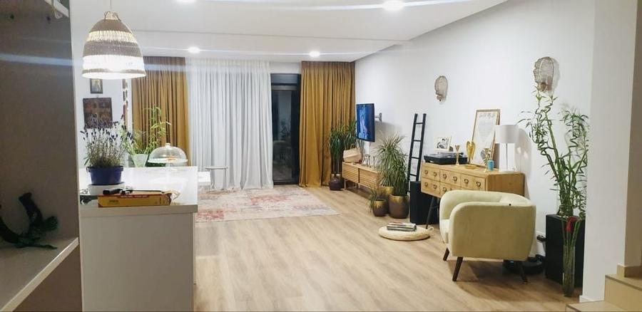 Casă cu 4 camere în Central