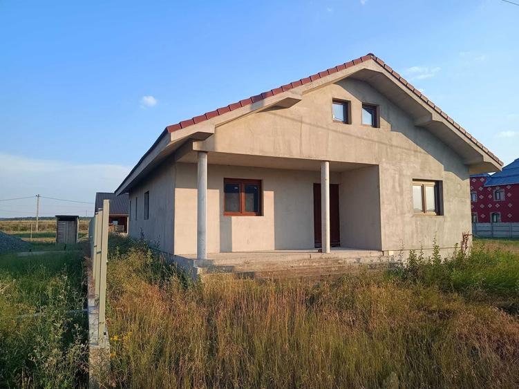Casă cu 3 camere în Oșorhei