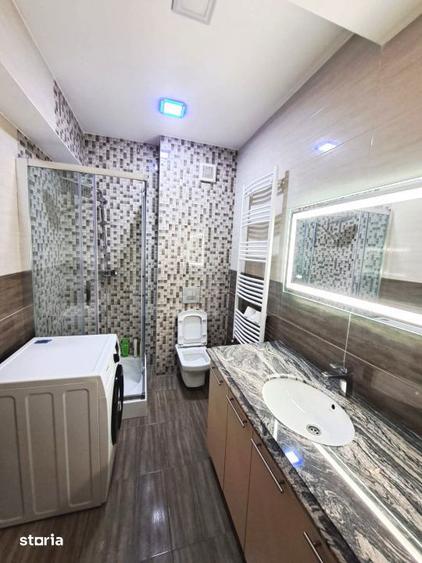 Apartament cu 3 camere decomandat, mobilat în Tractorul