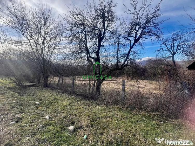 Teren de 813 mp, în Dăești