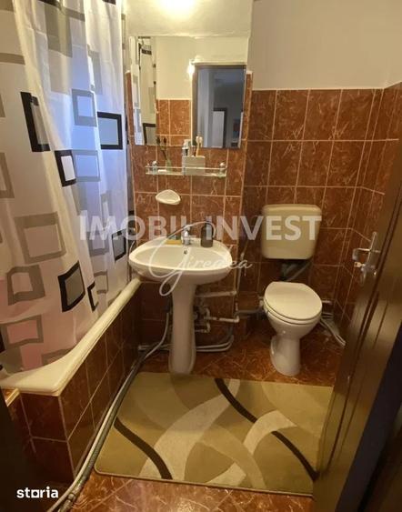 Apartament cu 3 camere în Cetate