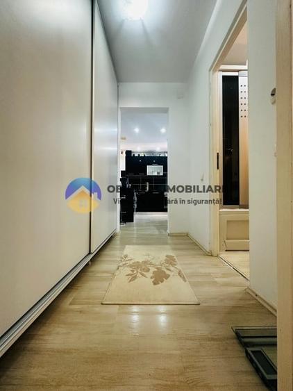 Apartament cu 4 camere semidecomandat în Mărăței