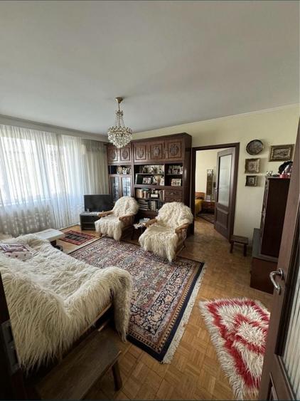 Apartament cu 4 camere în Central