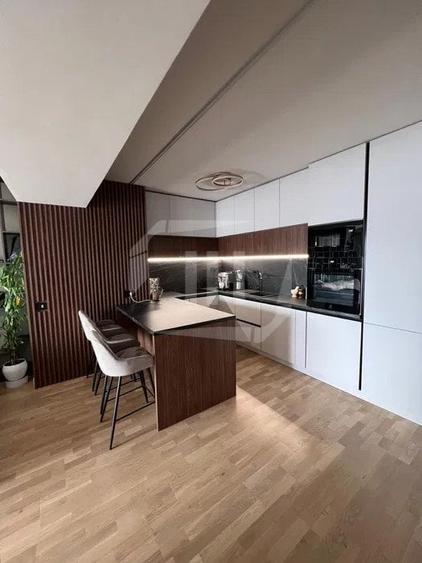 Apartament cu 3 camere semidecomandat în Zorilor
