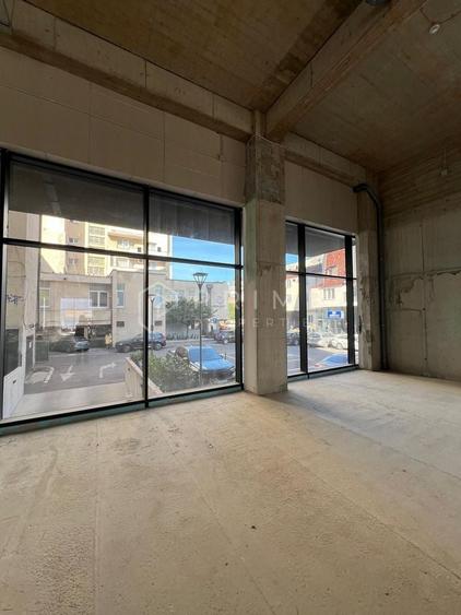 Spațiu comercial, de 395 mp, în Ultracentral