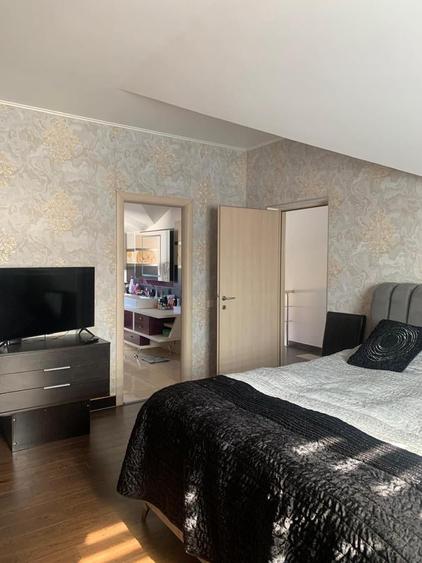 Casă individuală cu 5 camere cu Canalizare în Ultracentral