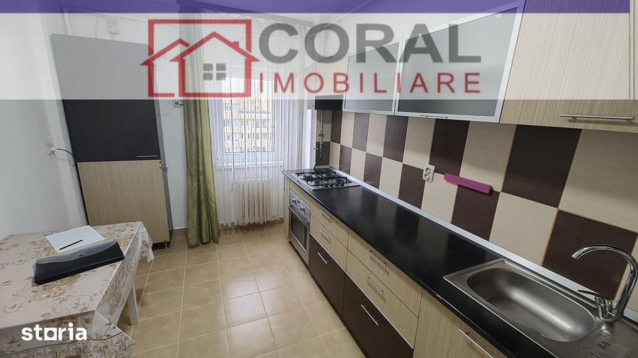 Apartament cu 3 camere în Decebal
