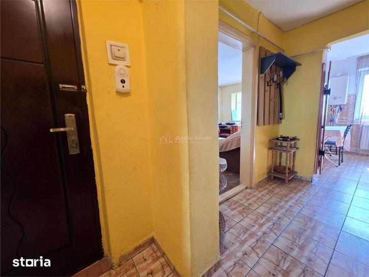 Apartament cu 3 camere decomandat în Micro 5