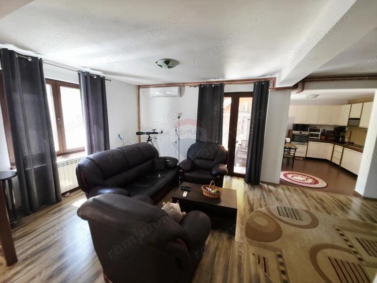 Casă cu Teren 205 Mp în Central