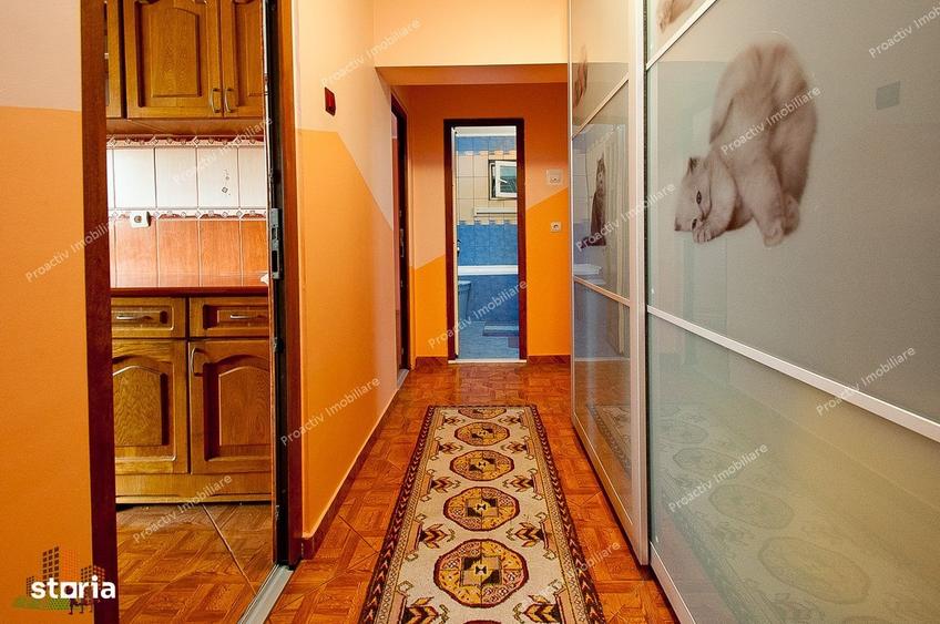Apartament cu 3 camere decomandat, mobilat în Faleză