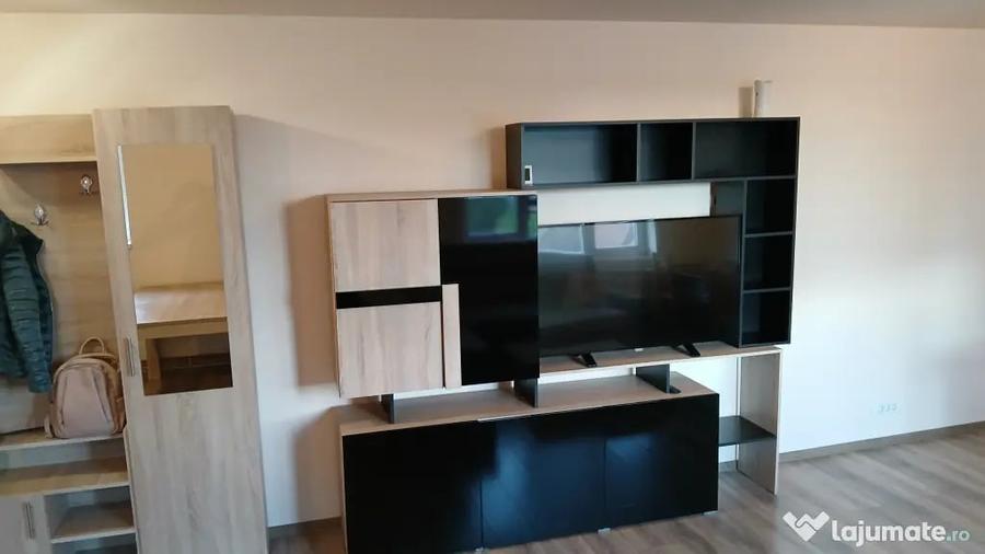Apartament cu 2 camere semidecomandat în Complex Studențesc