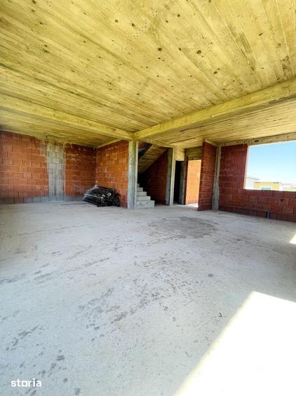 Casă cu 4 camere cu Teren 500 Mp în Sânmartin