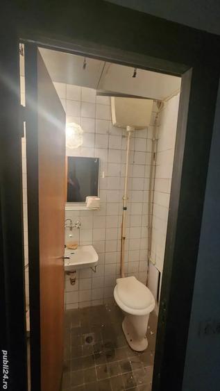 Apartament cu 4 camere semidecomandat în Regina Elisabeta