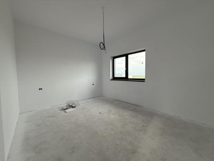 Duplex cu 4 camere cu Teren 300 Mp în Calea Urseni
