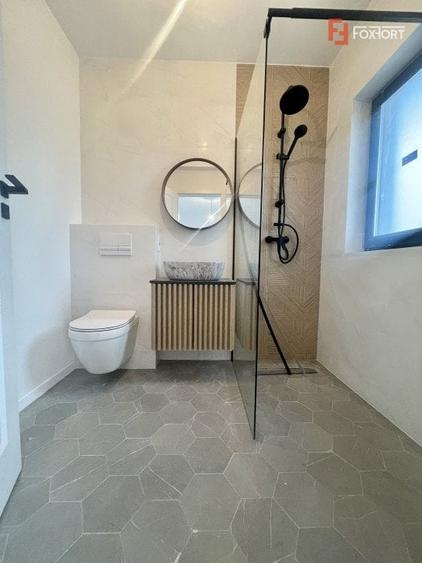 Duplex cu 4 camere cu Canalizare în Dumbrăvița