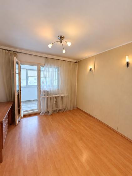 Apartament cu 4 camere decomandat în Colentina