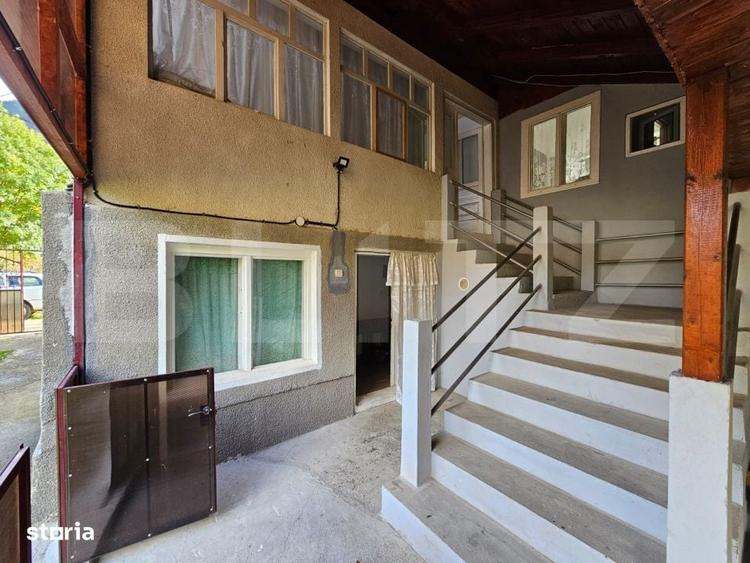 Casă cu 4 camere în Deal