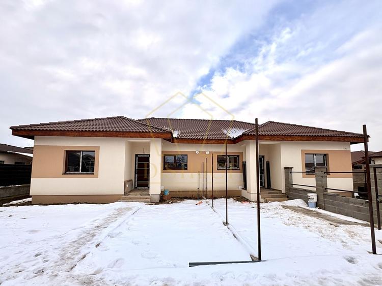 Duplex cu 3 camere cu Canalizare în Moșnița Nouă