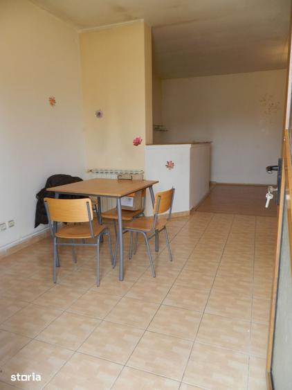 Apartament cu 2 camere semidecomandat în Aradului