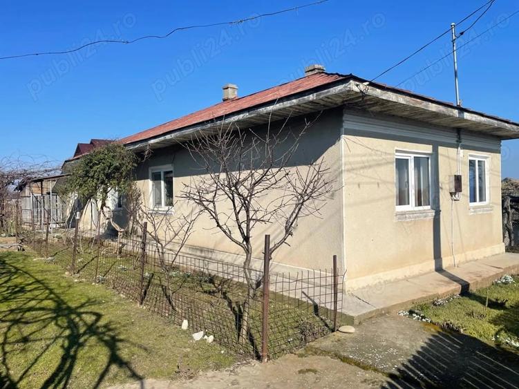 Casă cu 4 camere cu Teren 754 Mp în Central