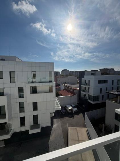 Apartament cu 3 camere decomandat în P-ța Alba Iulia