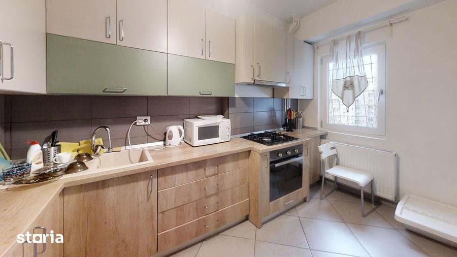 Apartament cu 3 camere în Tei