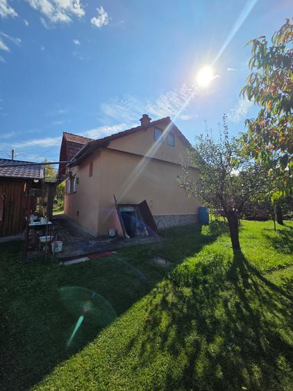 Casă individuală cu 2 camere cu Teren 1500 Mp în Becaș